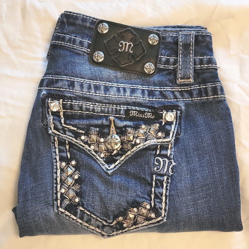Miss Me Accent Diamond Stones Mid-Rise Skinny Cut Jeans